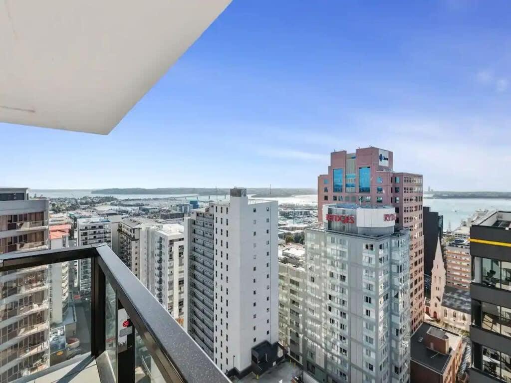 شقة Just Opposite To Sky Tower , 2 Bed 2 Bath In Cbd أوكلاند المظهر الخارجي الصورة
